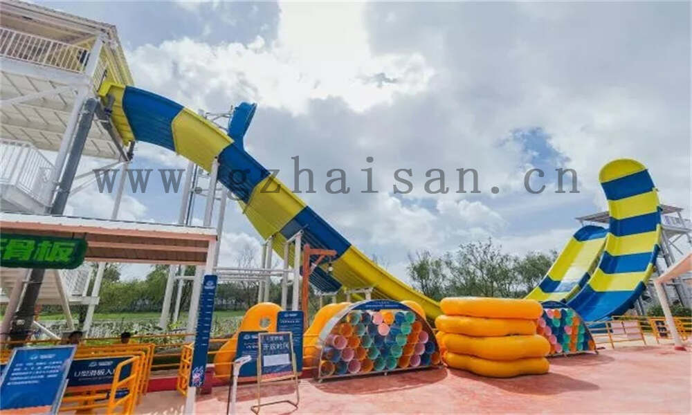 水上乐园规划设计时怎么选择合适的水上游乐设备？